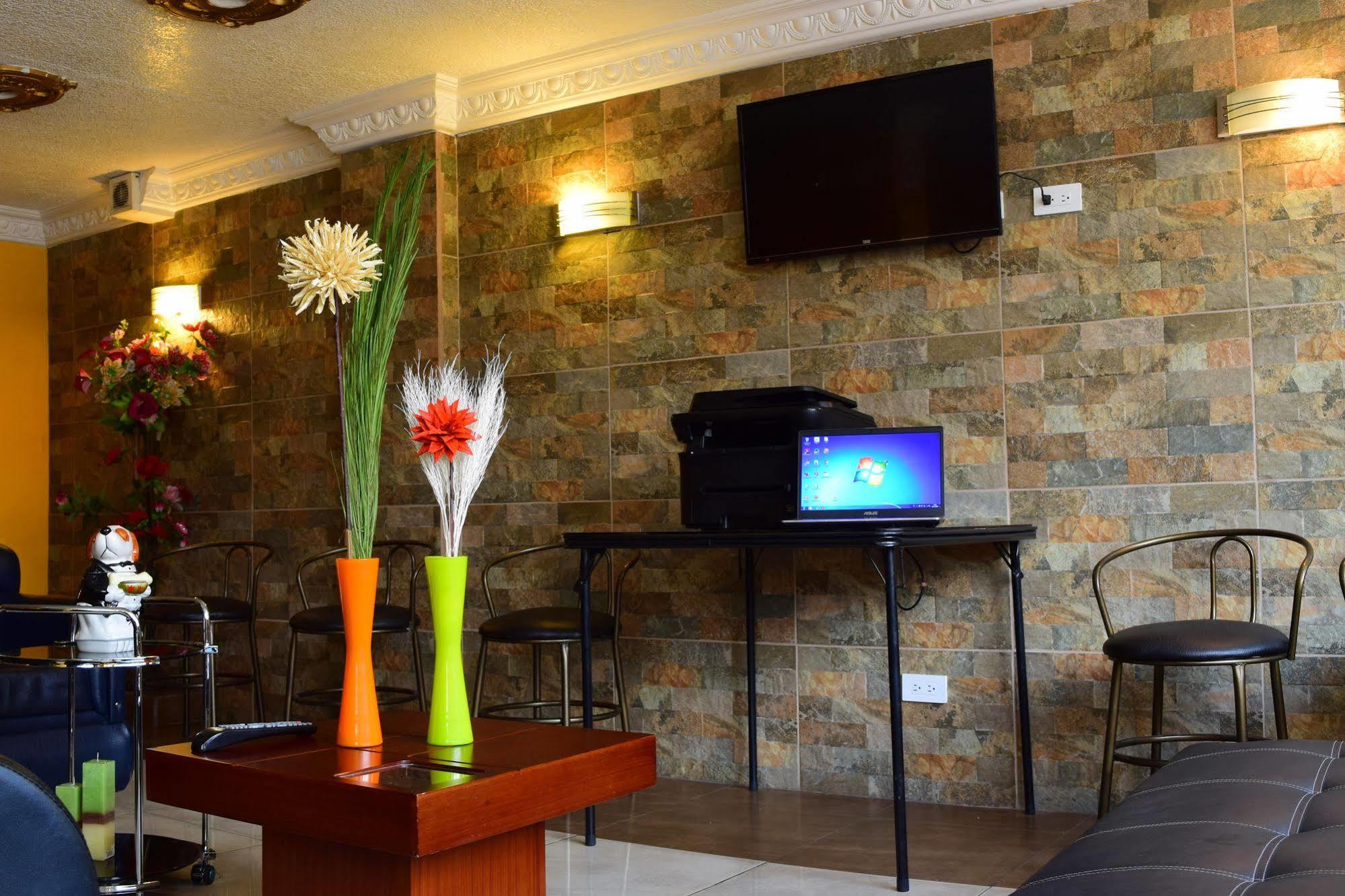 Miguel Angel Terminal Quitumbe Hotel Quito Ngoại thất bức ảnh